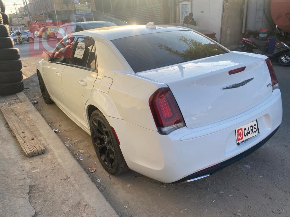 كرايسلر 300